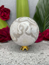 Load image into Gallery viewer, Banding White Agate Crystal Sphere Ball
