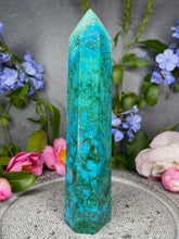 Load image into Gallery viewer, Stunning Shattuckite Chrysocolla Malachite Tower Point
