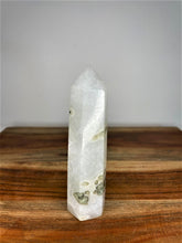 Load image into Gallery viewer, White Quartz Moss Agate Point
