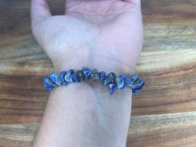 Load image into Gallery viewer, Lapis Lazuli Crystal Chip Stone Bracelet
